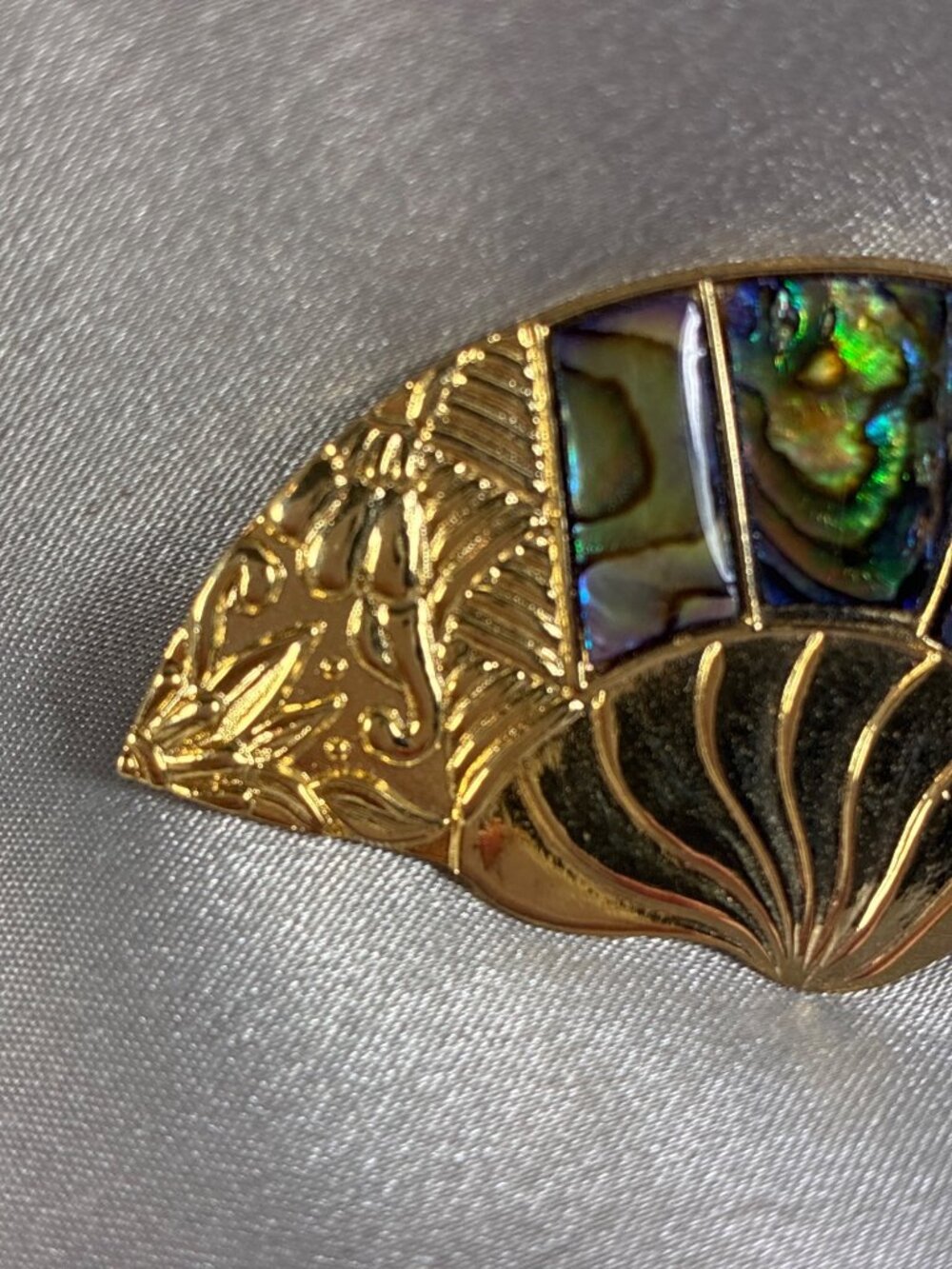 Vintage Don-Lin Abalone Shell Fan Brooch Gold Tone Signed 2.25" - Picture 4 of 9
